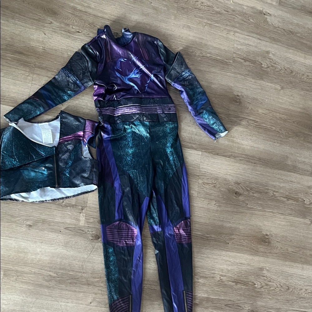 Descendants costume